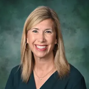 Profile photo of Nikki Leonard